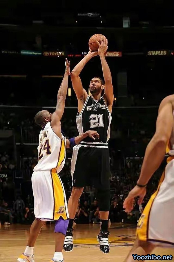 蒂姆-邓肯:NBA75大巨星榜单上的<a href=/lanqiu360/spurs/ target=_blank class=infotextkey>马刺</a>传奇